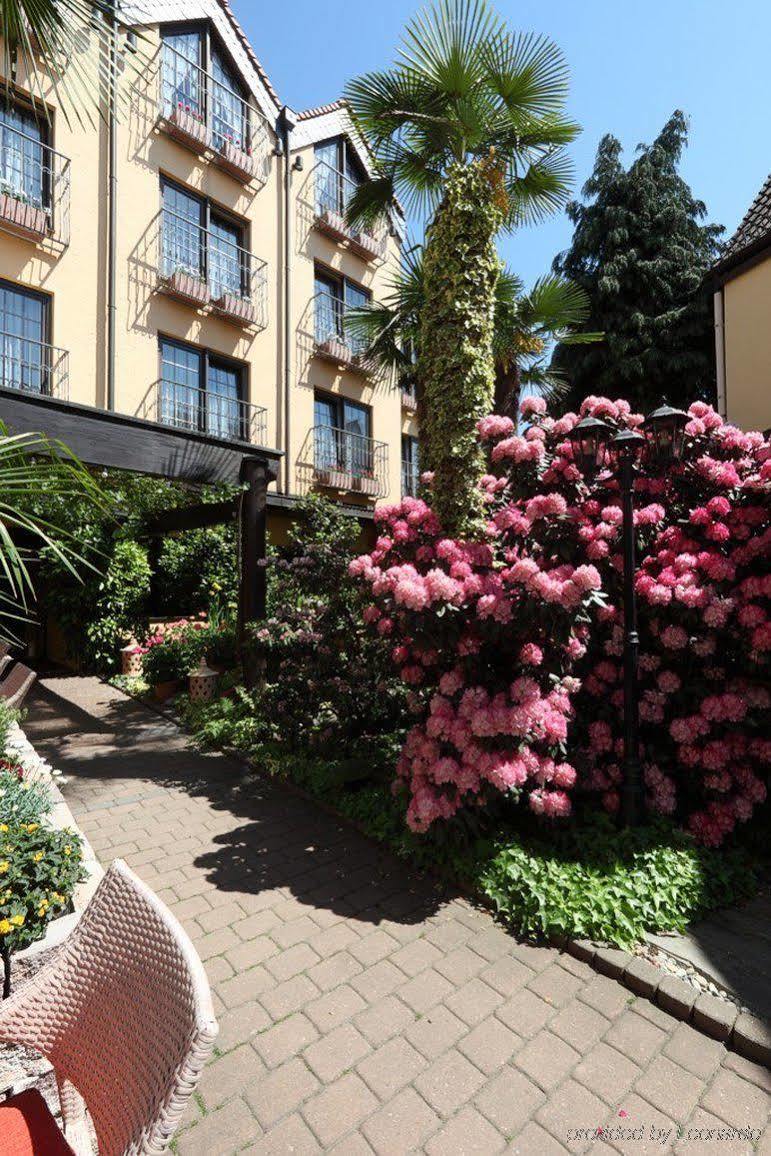 Hotel Und Restaurant Bommersheim Eschborn Exterior foto